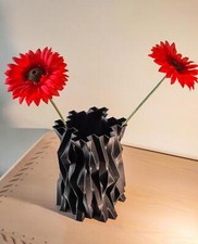 Materia Negra Vase Modern Decorative Vase Sleek Black Design Minimalist Home