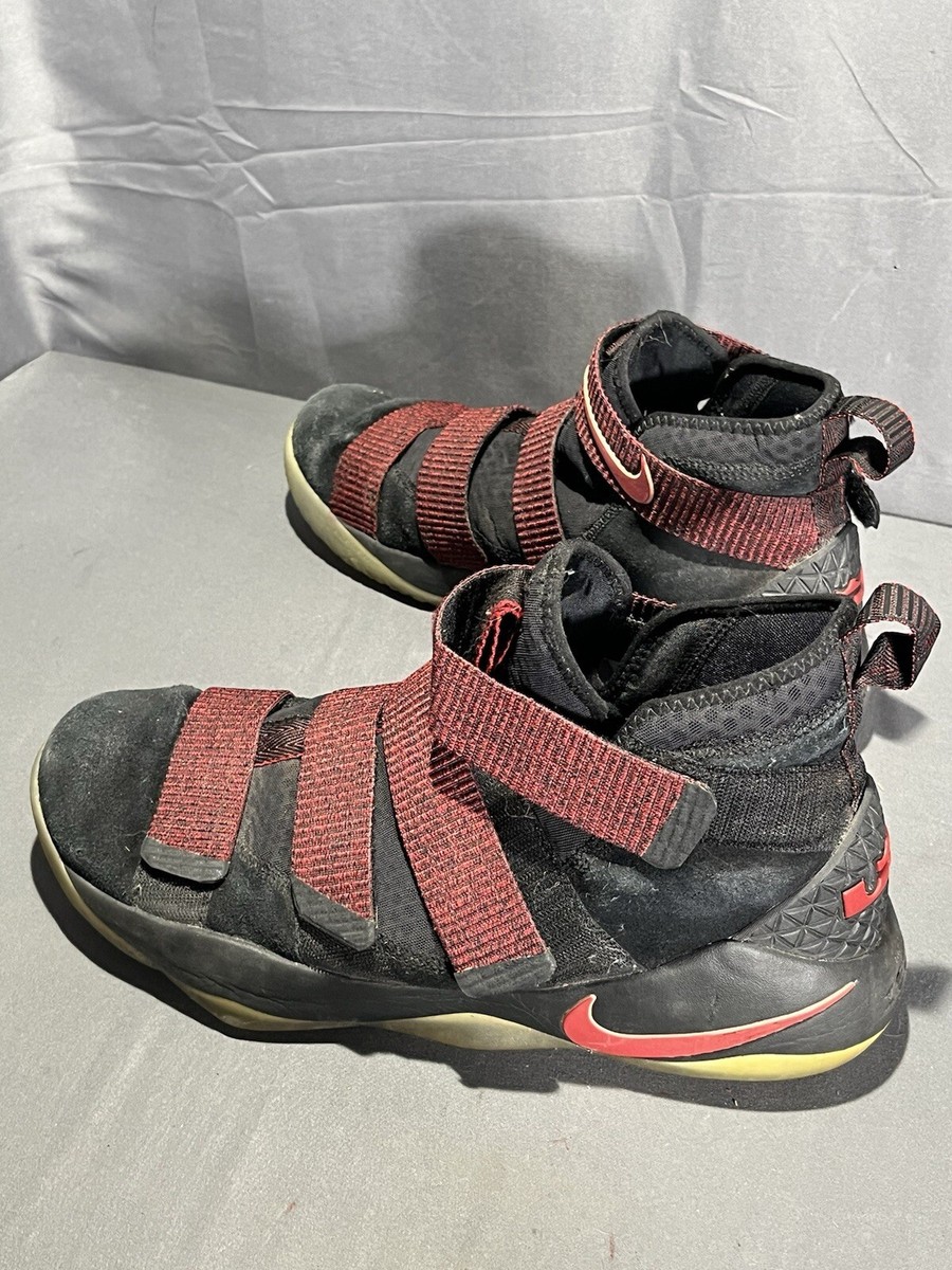 Nike Zoom Lebron Soldier XI Bred Sneakers Black Red 2017  display picture 1