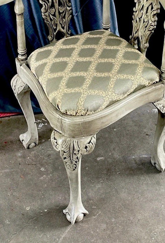 古董Chippendale手工雕刻实木球和爪脚转角椅 — 第 2/4 张图片