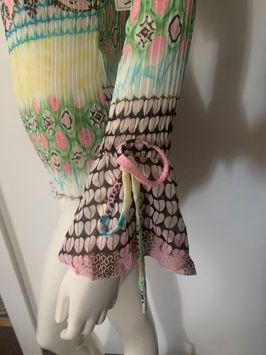 Top donna Kaelyn N-Max colorato stropicciato chiffon con volant spalle fredde - Foto 4 di 9