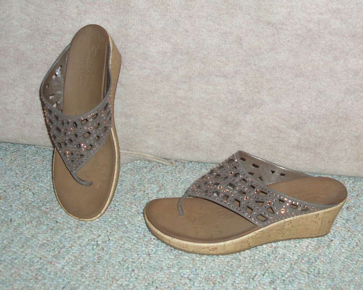 skechers wedge thong sandals