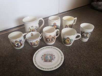 8 x königliche Becher. Königin Elisabeth II., König Georg. Die Krone