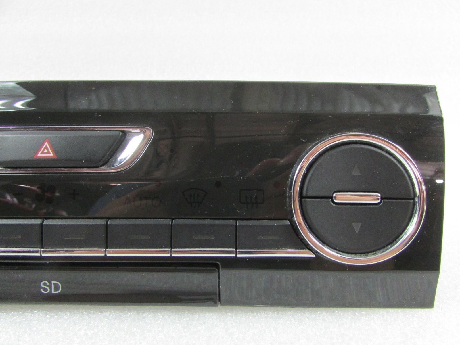 Maserati Quattroporte, Temperature Control Unit, Black Face, Used, P/N 670012554