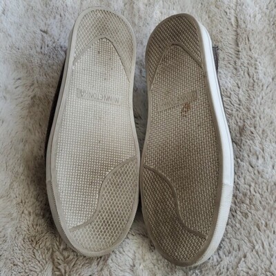 Minnetonka Grey Leather Slip On Large Soled Low Top Fashion  display picture 1