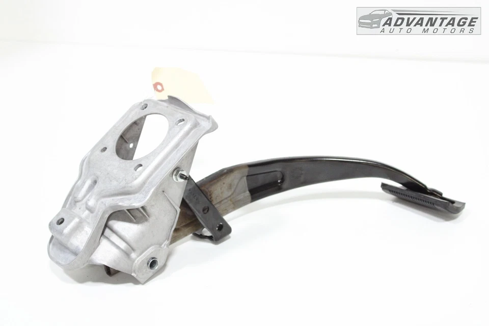 2014-2022 DODGE DURANGO GT PARKING ASSIST BRAKE STOP PEDAL WITH BRACKET OEM - Image 4 of 4