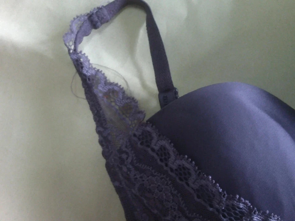 Sujetador con aros acolchado PASSIONATA Reino Unido 36B euros 80B Francia 95B EE. UU. 36B Foto 4 de 4