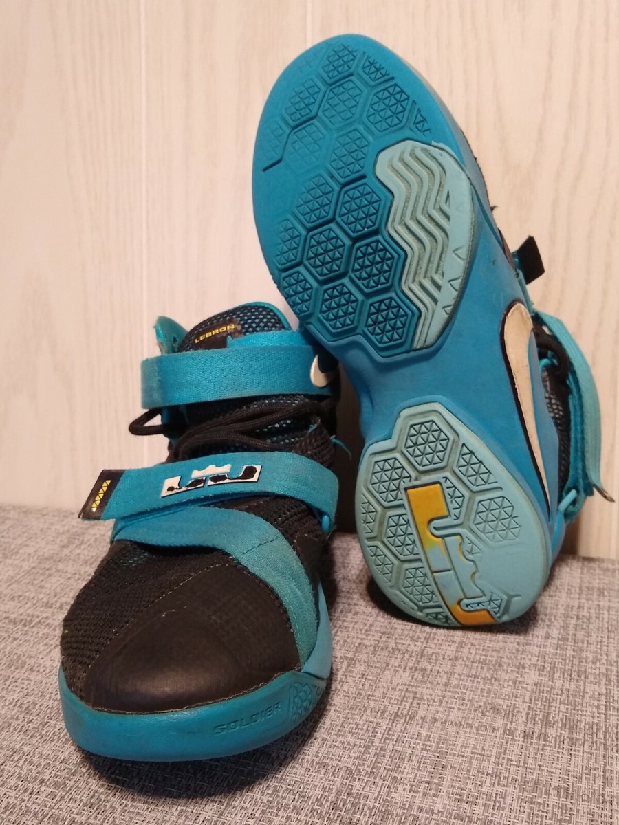Nike Lebron Soldier 9 IX ~ Shoe Kids Size 4Y Blue Lagoon  display picture 1