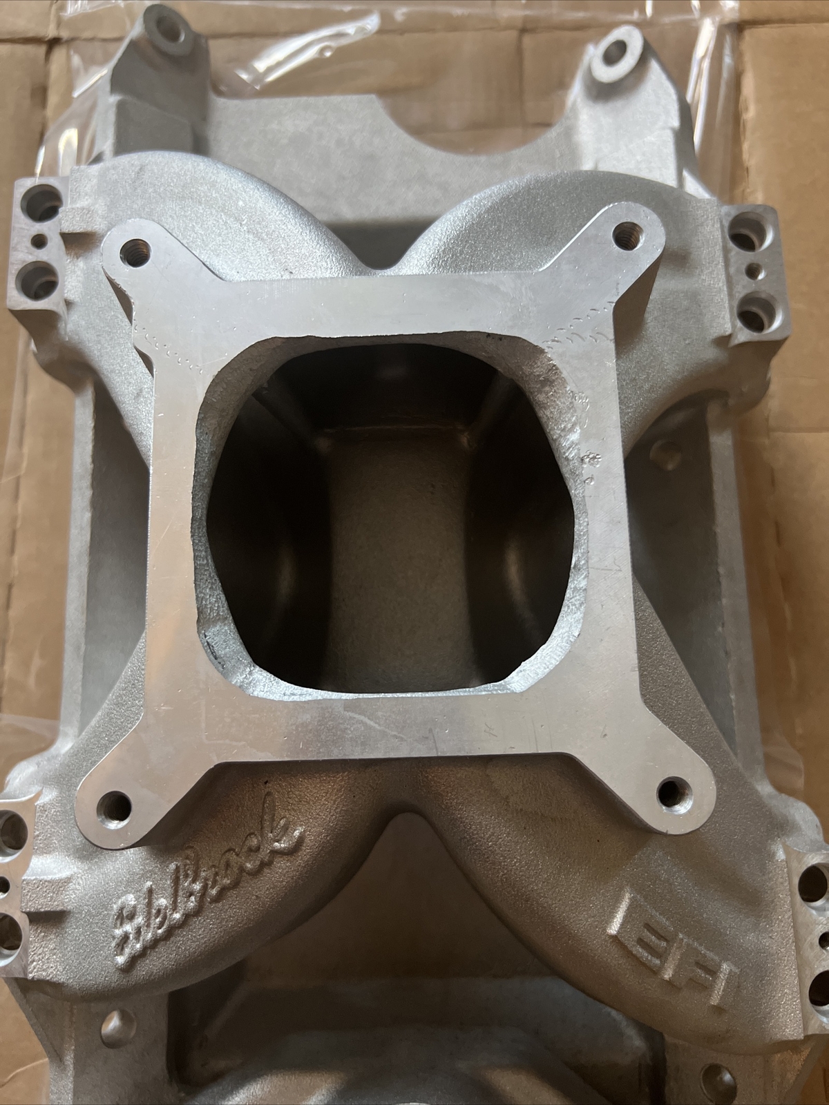 EDELBROCK SUPER VICTOR EFI INTAKE MANIFOLD Dodge/Jeep 5.2/5.9 318 360