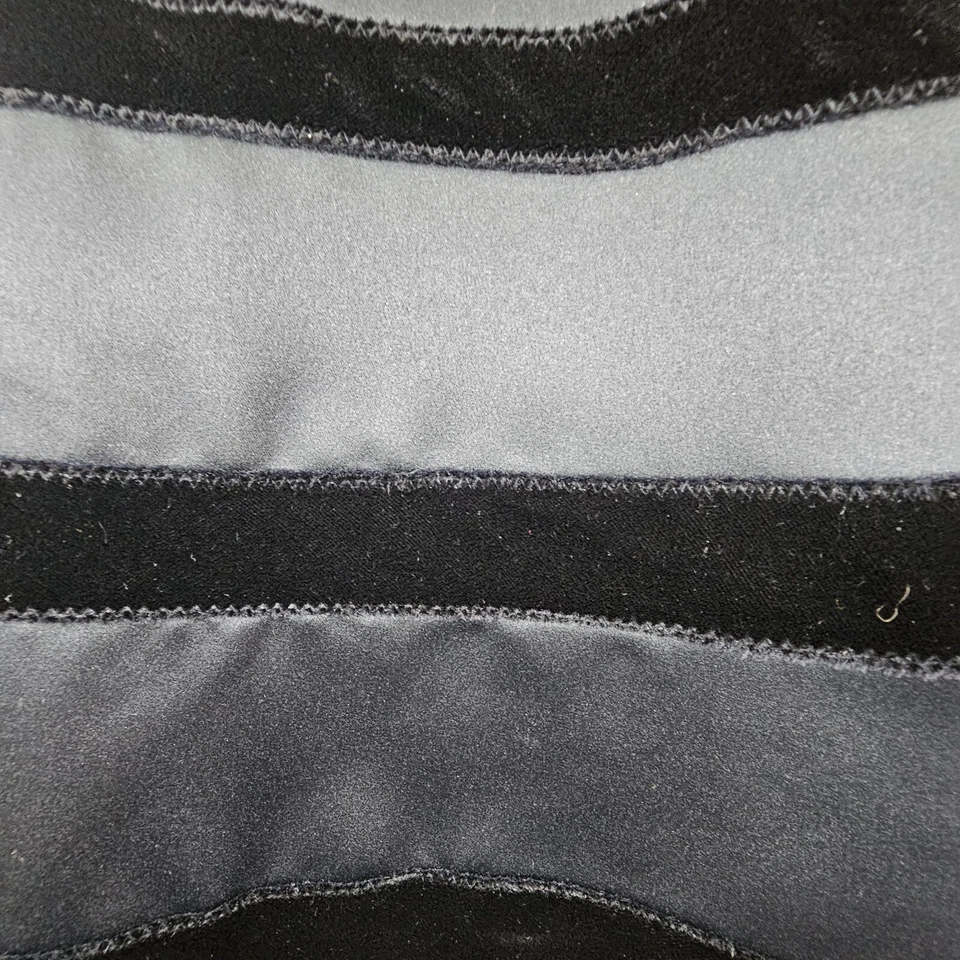 Falda Behnaz Sarafpour para Target Mujer Pequeña Negra Línea A Mezcla Terciopelo Rayas Foto 3 de 4