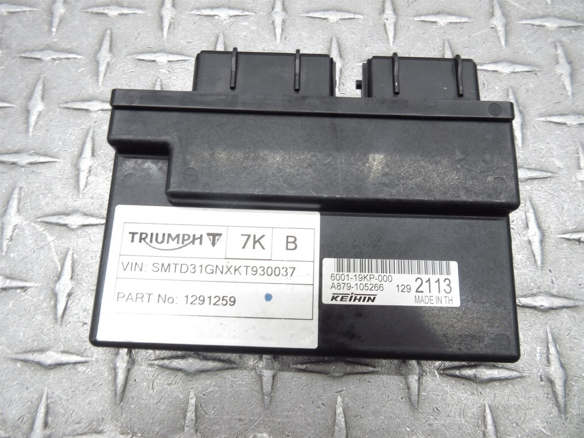Triumph スピードトリプル900　CDI　エンジンコンピューター 2019 16-19 Triumph Street Twin ECU CDI Engine Control Unit Module