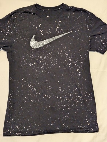 The NIKE Tee Herren Swoosh Splatter Logo Crew Neck T-Shirt Medium Schwarz Dri-Fit - Bild 2 von 6