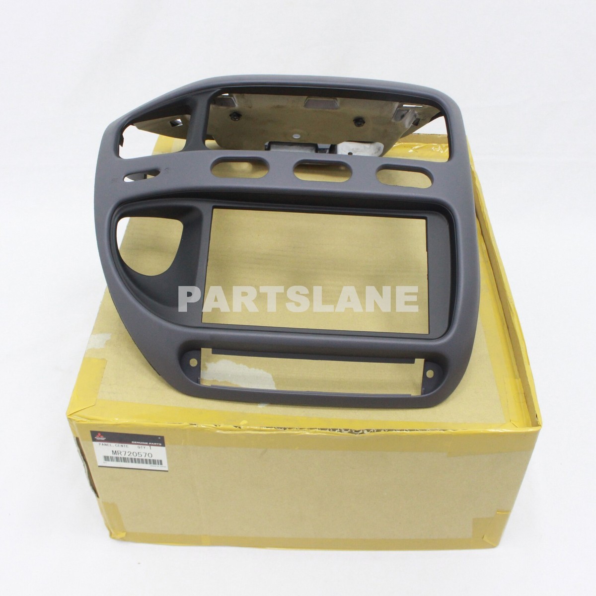 Mitsubishi Delica L400 Space OEM Genuine Center Dash Instrument