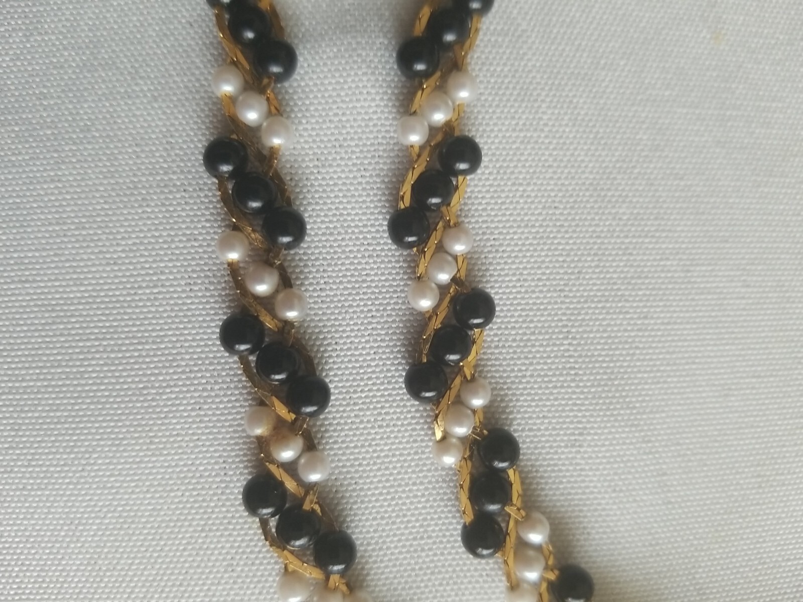 Trifari TM Faux Seed Pearl Necklace White Black Gold Gem