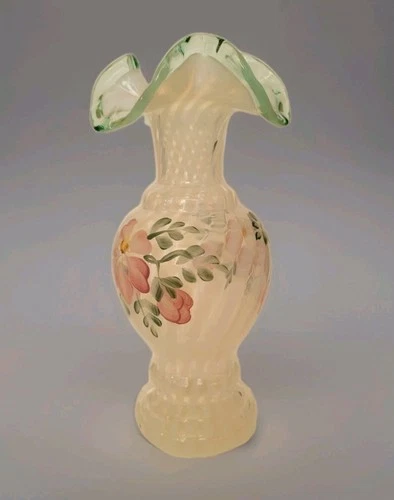 Fenton Meadow Beauty Vase Opalescent Feather Swirl Mist Green Ruffled Rim Signed
