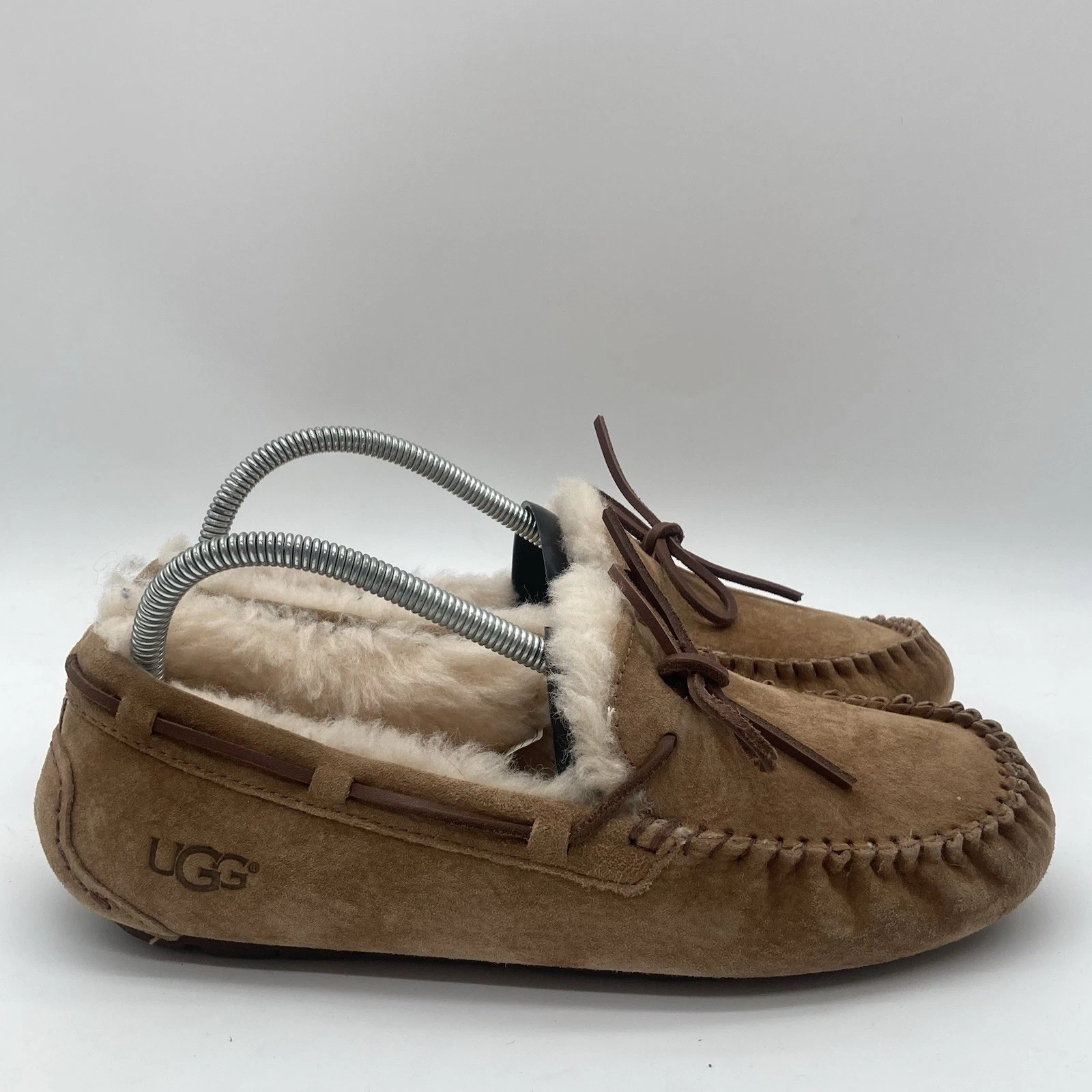 Mocassini pantofole da donna taglia 10 Ugg Dakota castagna scamosciata pelle di pecora 5612