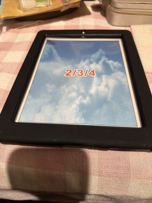 Ipad 2/3/4 Black Rubber And Hard Case With Stand