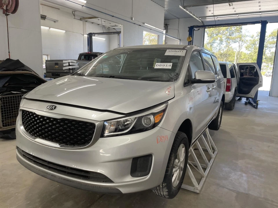 Used Front Left Seat Belt Front fits: 2016 Kia Sedona driver retractor Front Lef Foto 4 de 4