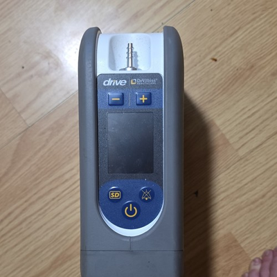 #ad Drive DeVilbiss iGo2 Portable Recharge O2 Concentrator 125D 120 amp; 2 Batteries $1000.00