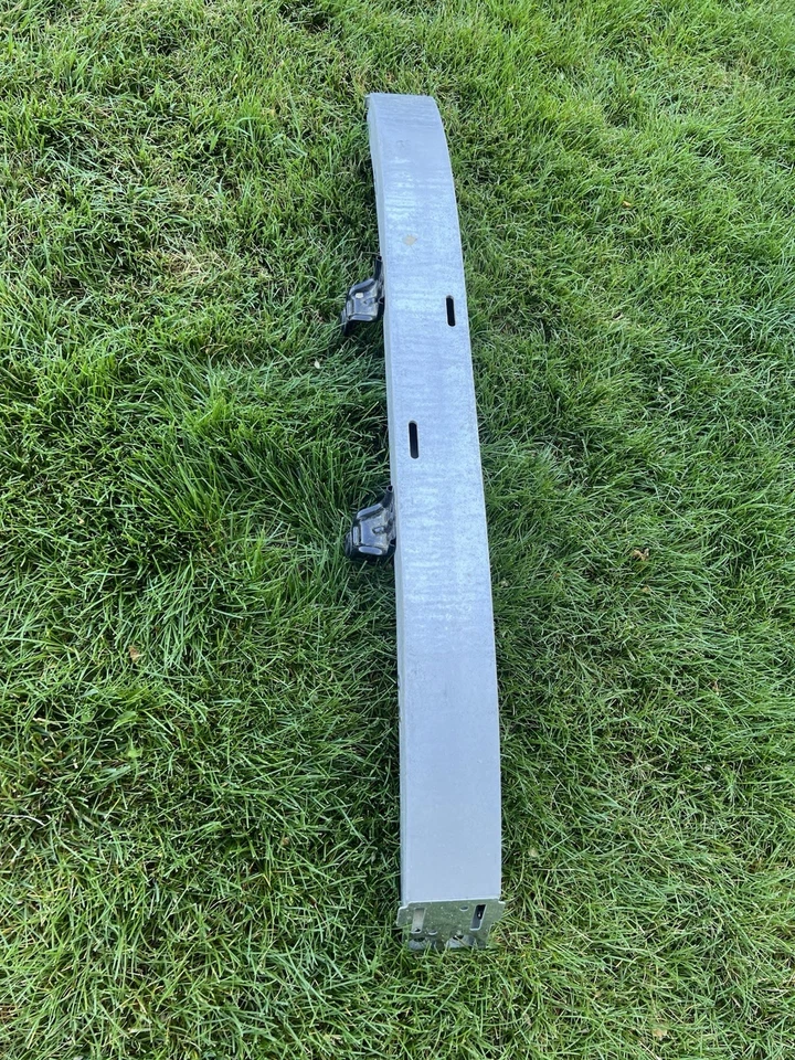 Barra de impacto de refuerzo para parachoques delantero Toyota Land Cruiser 2024-2025 Foto 2 de 4