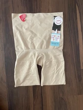 Spanx Assets High Waist Shaping Shorts NWT Large Women’s Nude