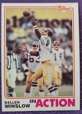 1982 Topps #242 Kellen Winslow In Action Football card! San Diego Chargers! HOF!