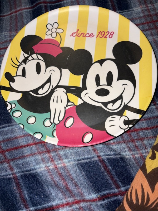 Disney Eats Mickey And Minnies Mouse Melamine Plate Set of 4 