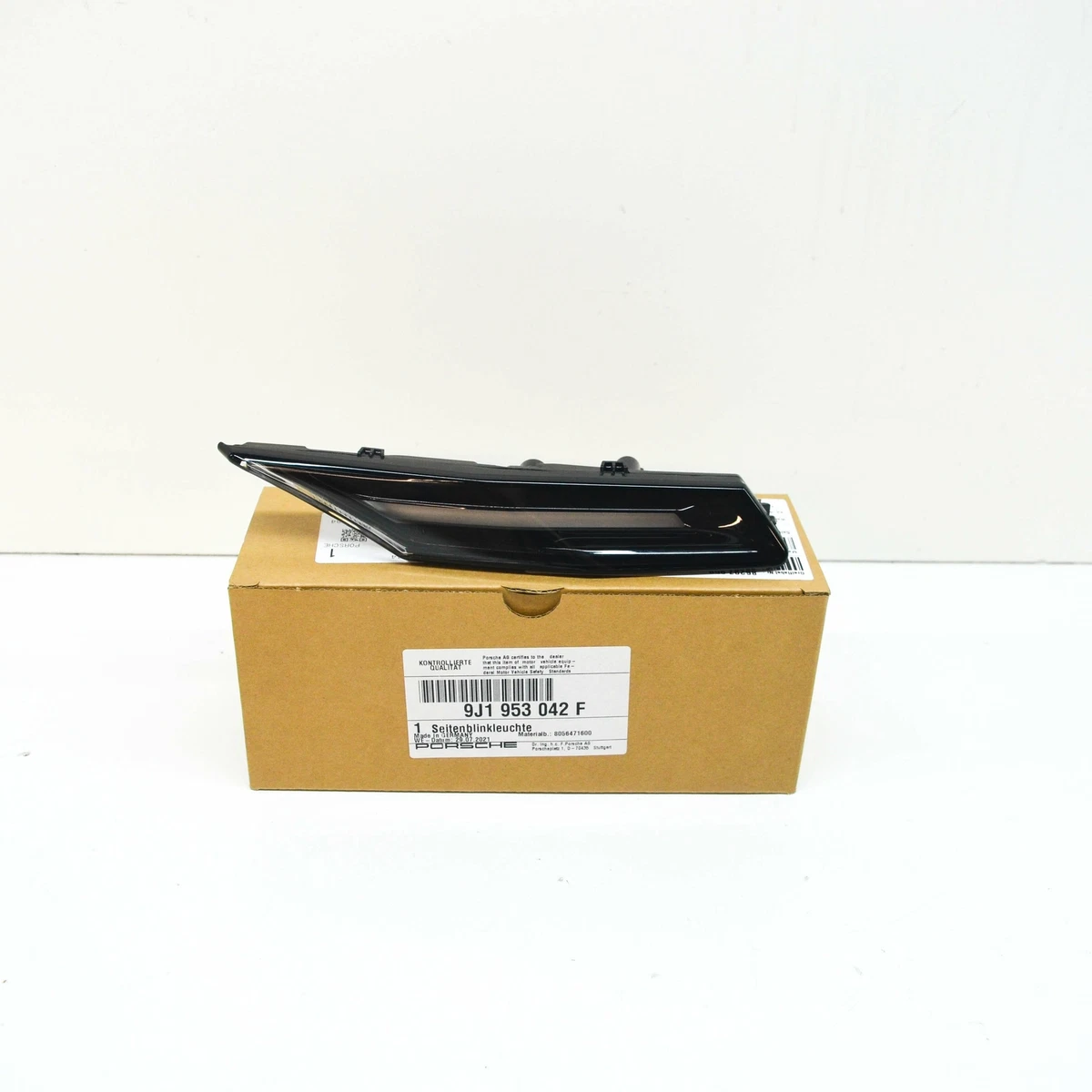 PORSCHE Taycan Front Right Fender Turn Signal Indicator 9J1953042F  