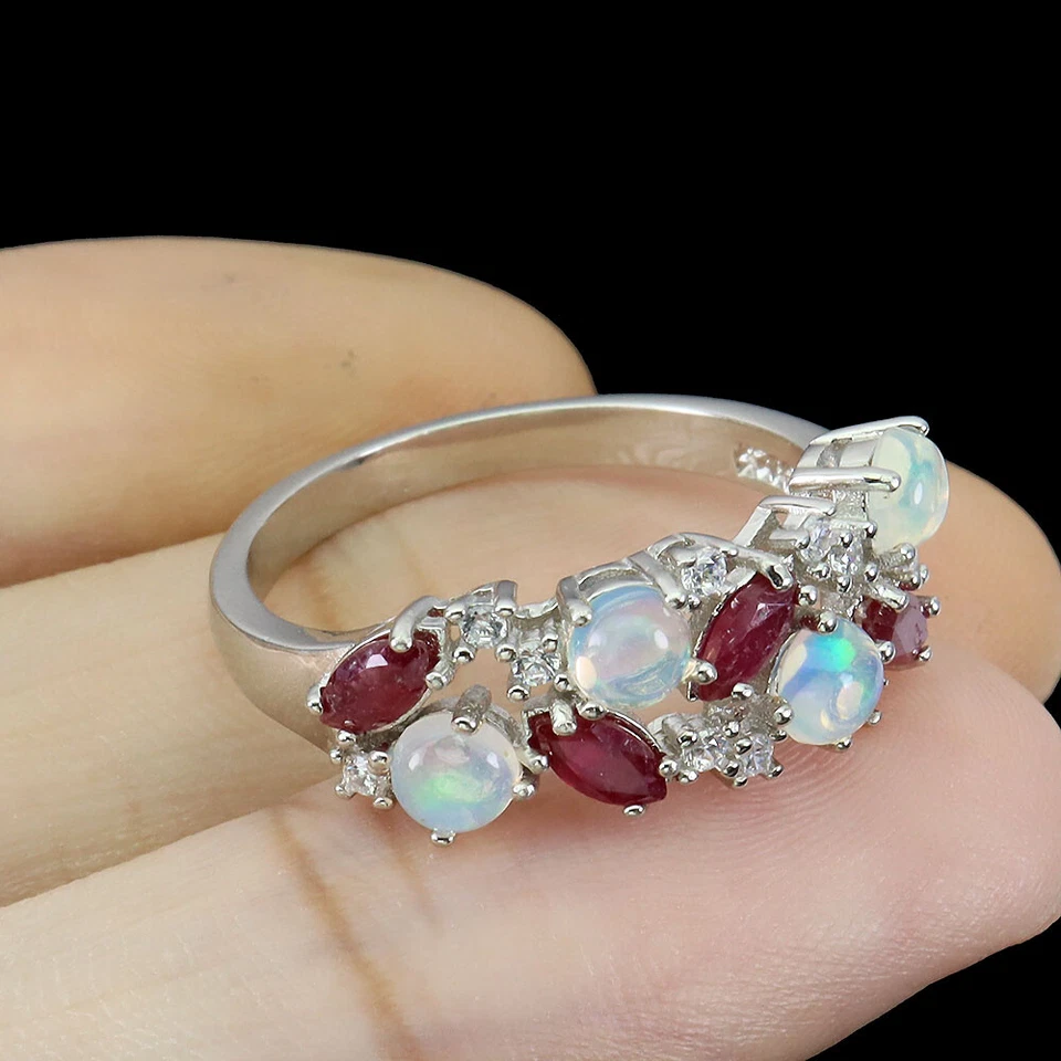 925 Argento Sterling Rotondo Opale di Fuoco 4mm Rubino Finto Cz Misura Anello 9 - Immagine 3 di 4
