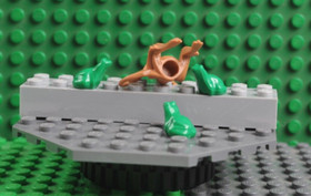 Lego Star Wars Salacious B Crumb Minifigure + 3 Frogs From Jabba's Palace 9516