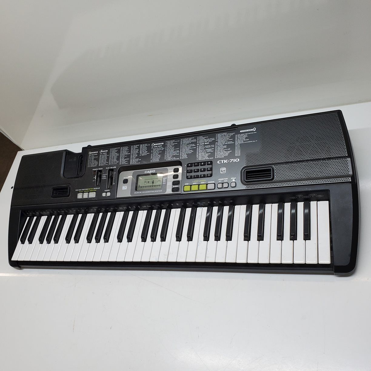 Casio CTK-710 61 Key Keyboard