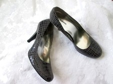 STYLE  CO. 'PAMELA' 8.5M Gray Snake Print Leather Sole Pump HEELS EUC