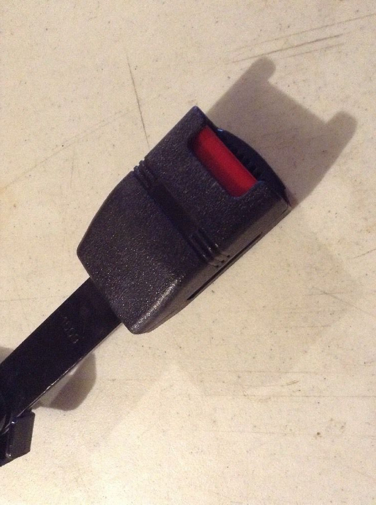 FREEDMAN RV BUS RIGHT HAND/CURB SIDE SEAT BELT BUCKLE WITH MOUNTING BRACKET 1509