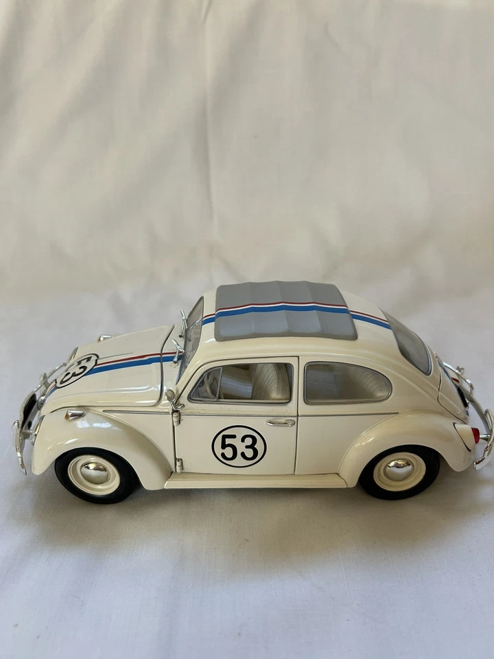 VTG 2003 Disney Herbie VW Beetle The Love Bug Die Cast 1:18 Johnny Lightning Car - Image 3 of 4