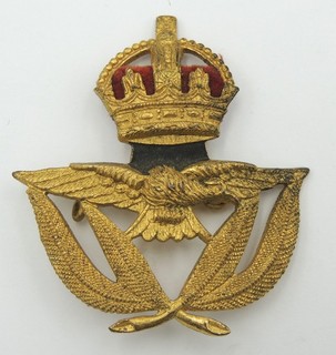 WW2 World War Two RCAF RAF Warrent Officer Cap Badge J.R. Gaunt