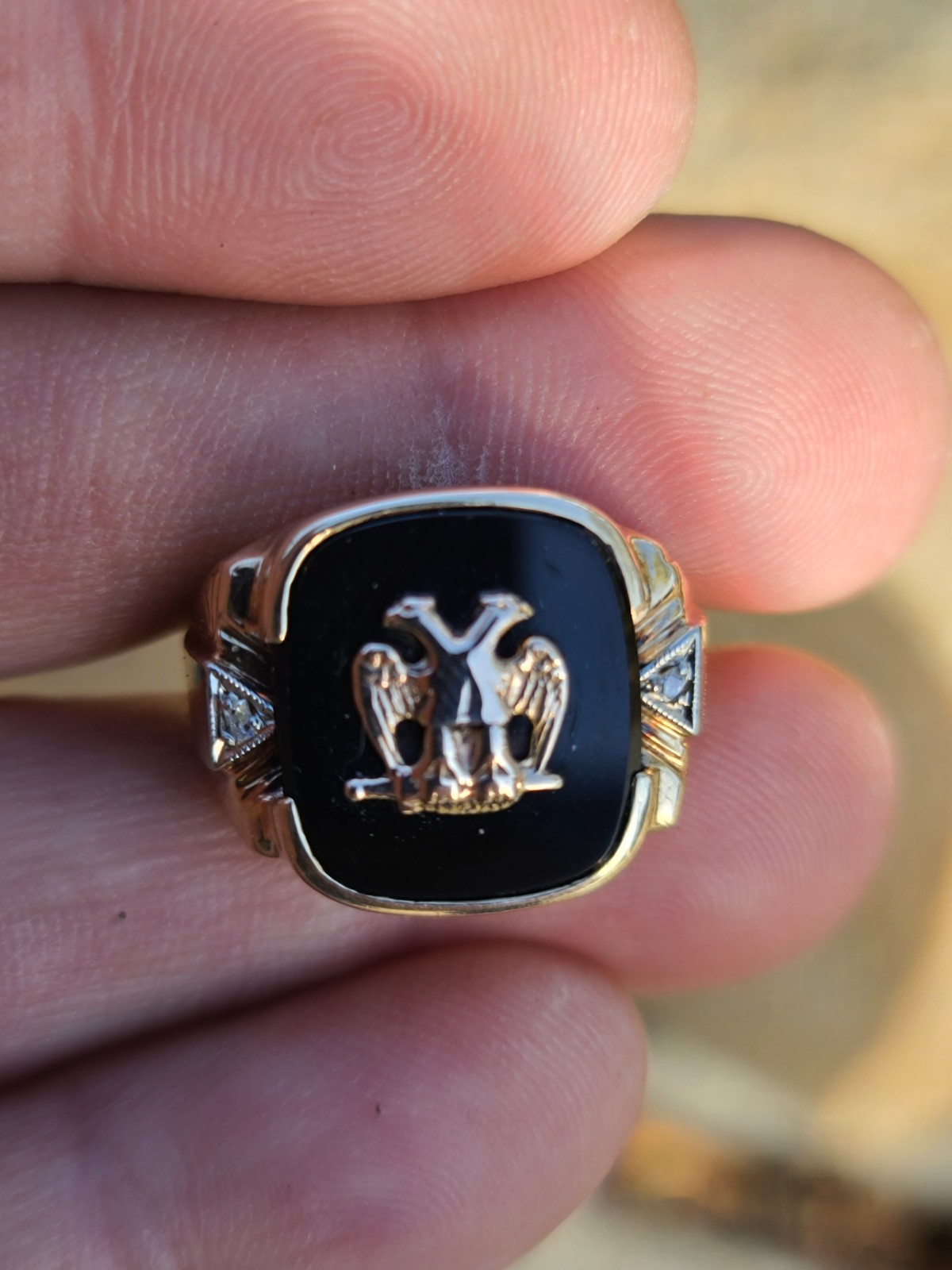 VTG 10k Solid Yellow Gold Double Eagle Ring 8.75s… - image 4