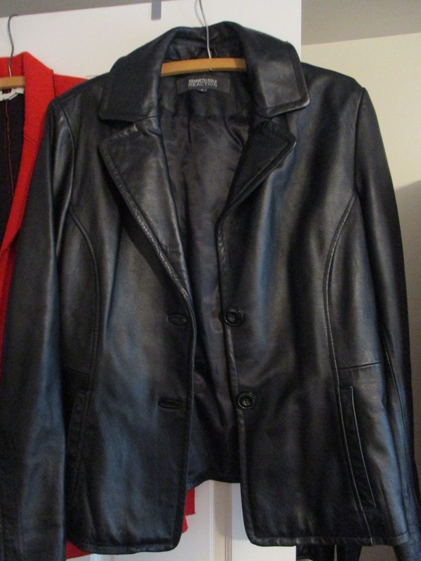 Kenneth Cole Black SOFT Leather Jacket lined size Large 2 button nice