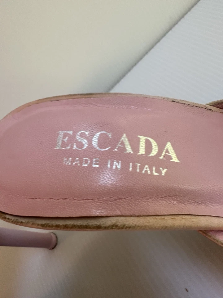 VTG 90’S ESCADA AUTH. PINK SILK EMBROIDERED KITTEN HILL 3.5” MULE SZ 8.5B ITALY - Image 2 of 4
