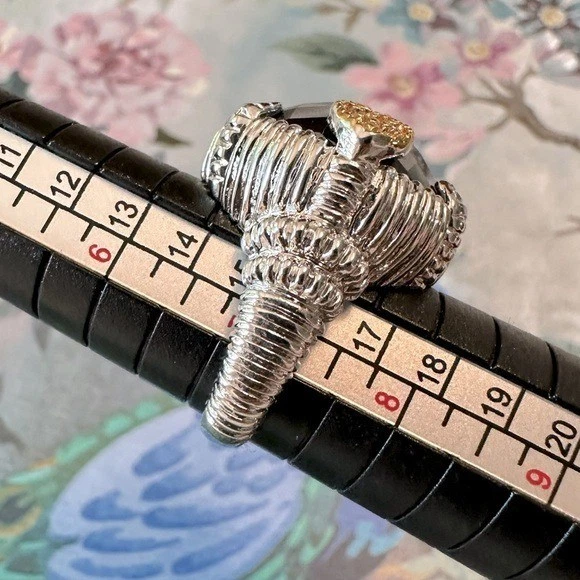 Anillo Negro Jet Dos Tonos Detalle Corazón Talla 7 Park Lane Joyería Bellissimo Retirado Foto 3 de 4