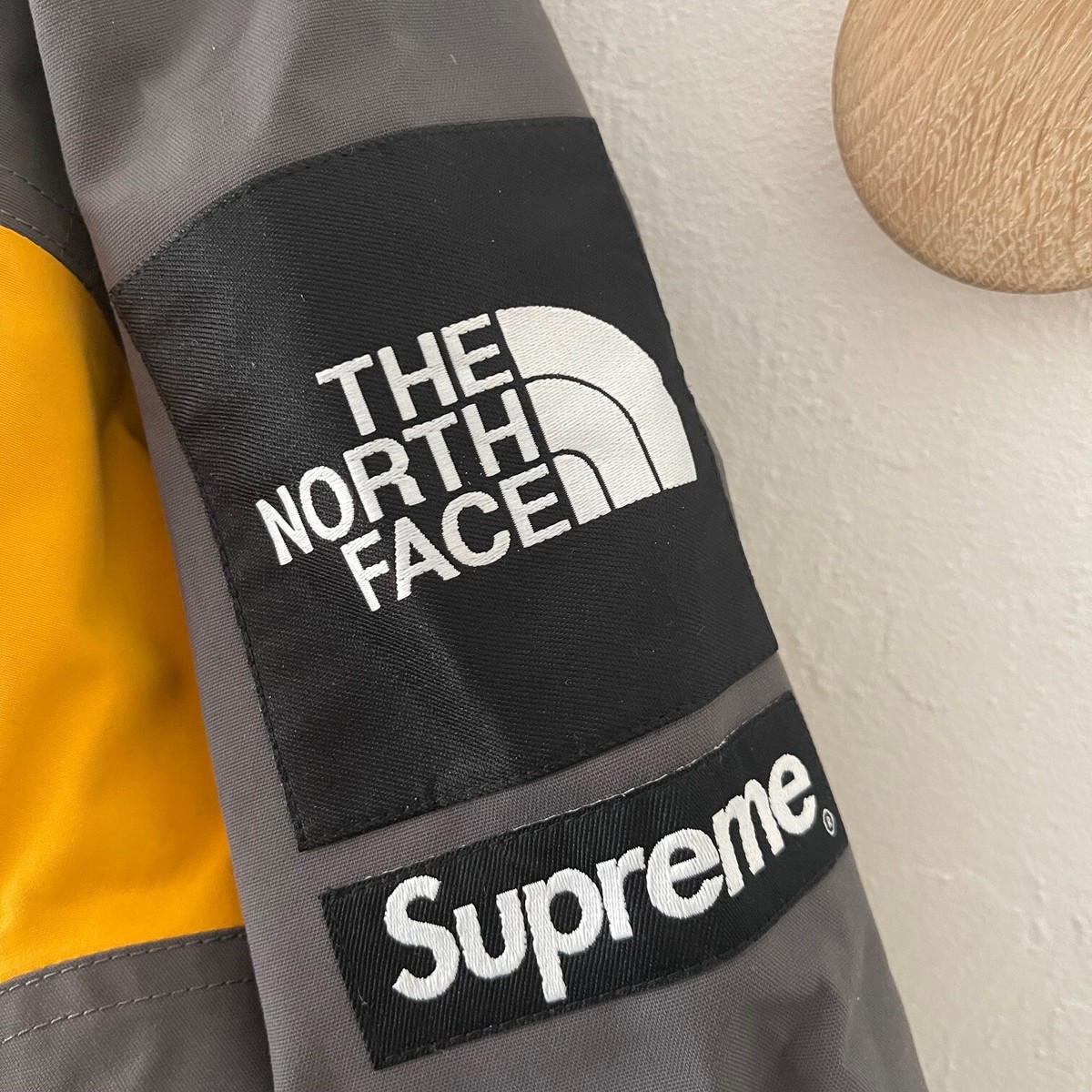 SUPREME x THE NORTH FACE RTG Jacket + Vest M Gold Gore-Tex SUPREME x THE NORTH FACE RTG Jacket + Vest M Gold Gore-Tex