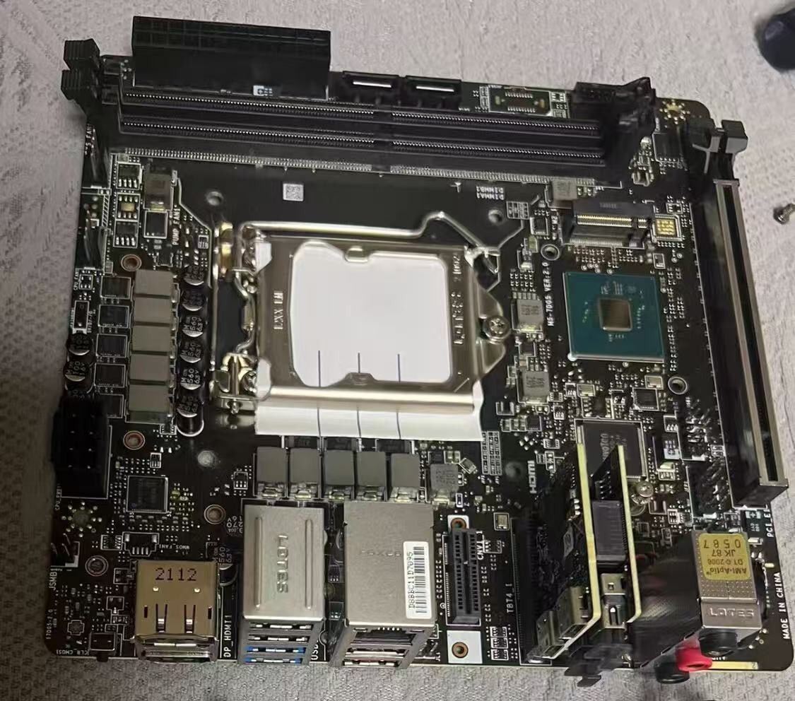 MSI Trident X 11th Creator P100X MEG Z590I MS-7D05 -B929 Intel