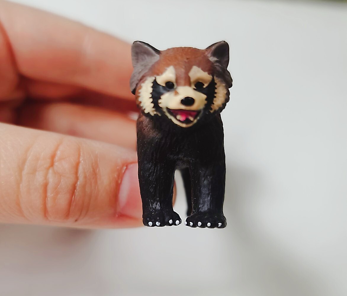 Takara Tomy Tomica Animal Adventure Red Panda MINI Action Figure