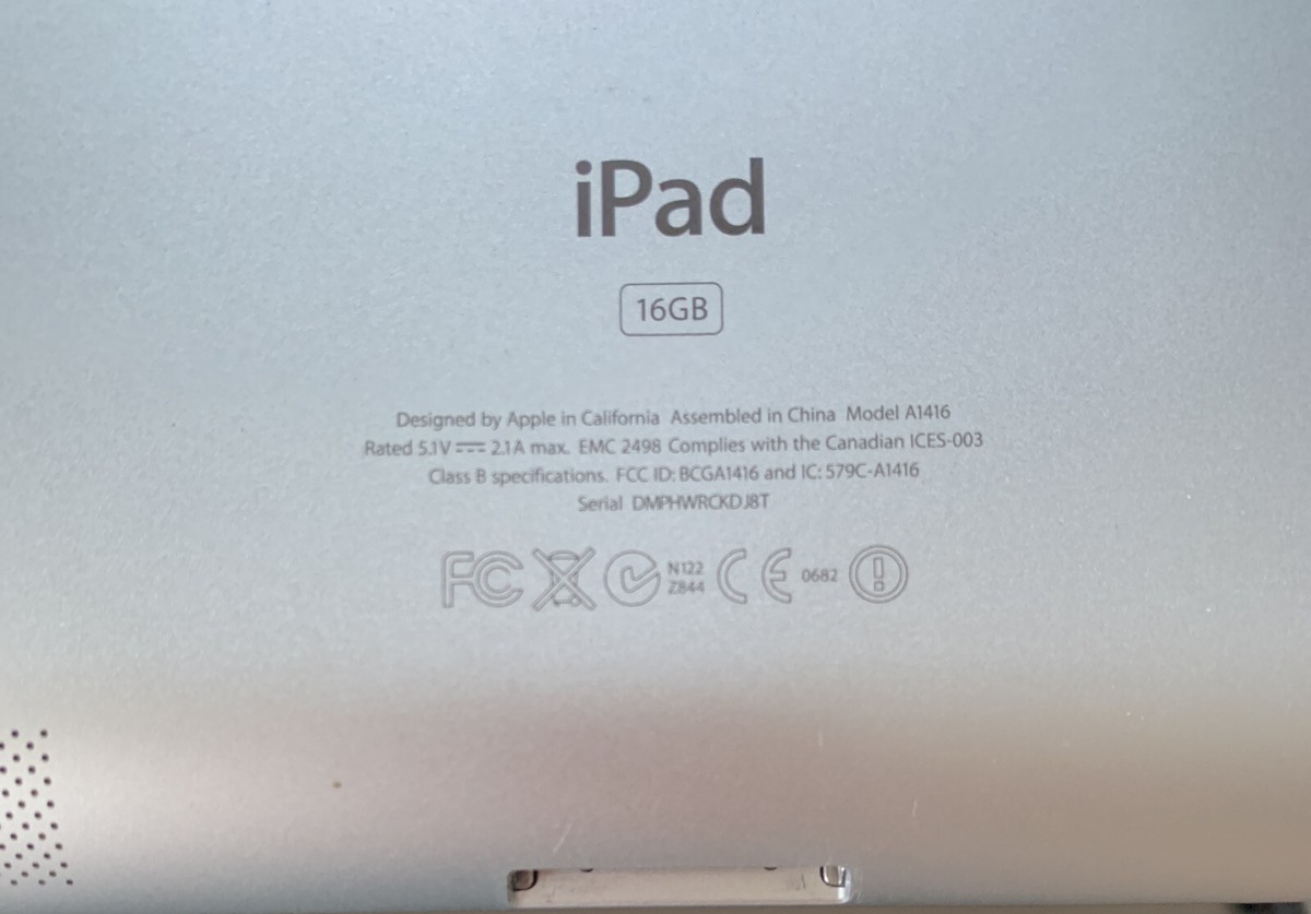 Apple iPad 3 3rd Generation 16GB Wi-Fi 9.7in (Black) iOS Tablet