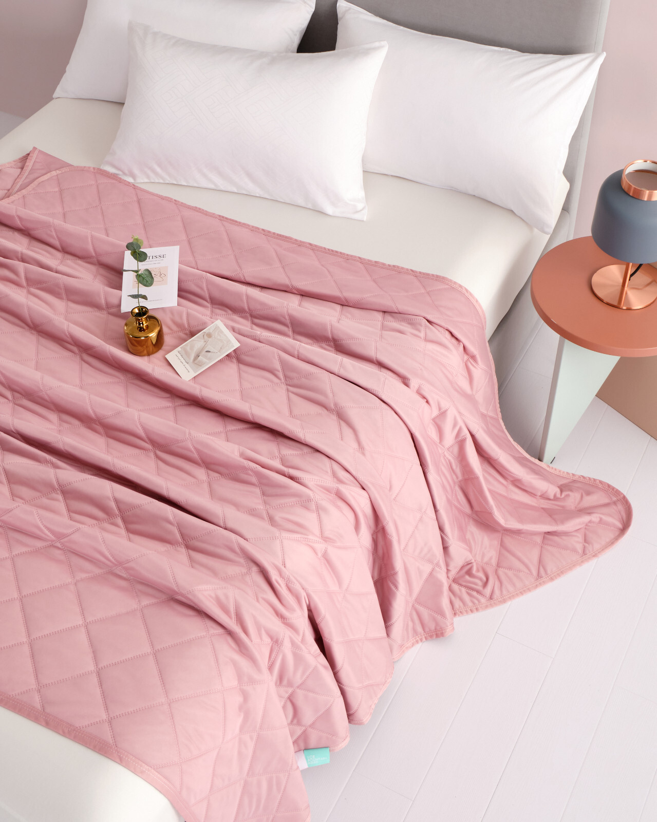 Lightweight Coverlet Comfort Cooling Summer Blanket Absorbs Body Heat
