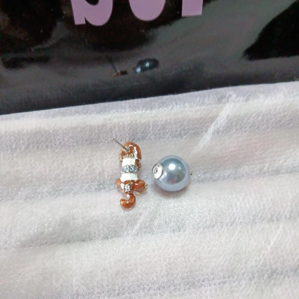 Un pendiente ANNA SUI perro kawaii perro salchicha descontinuado sin usar Foto 4 de 4