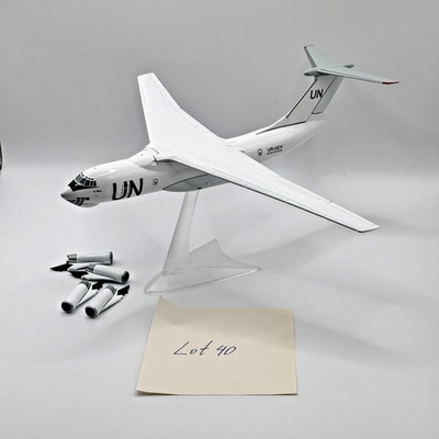 Ilyushin Il-76 UN 1:200 Scale Plastic Model For Restoration With Stand (lot40)