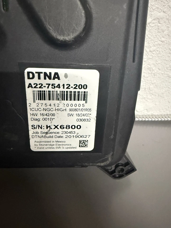 2020 Freightliner Cascadia Instrument Dash Cluster P/N A22-75412-200 677 milhas - Imagem 4 de 4