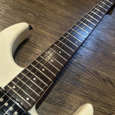 Fernandes FR-55 Electric Guitar, Versatile Sound, Good Condition