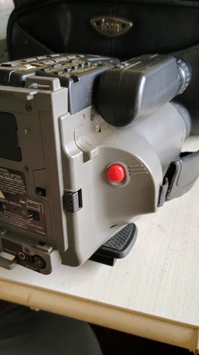 Vintage 1993 JVC GR-AX25U VHS-C Videomovie Video Camera Camcorder - Picture 3 of 6