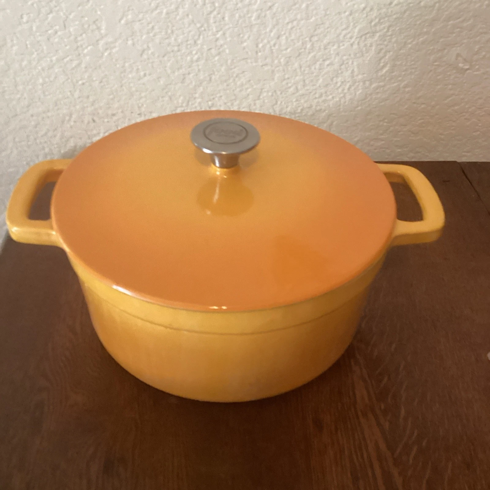 Food Network 5.5-qt Enameled Cast Iron Dutch Oven Yellow Excellent Condition
Opens in a new window o