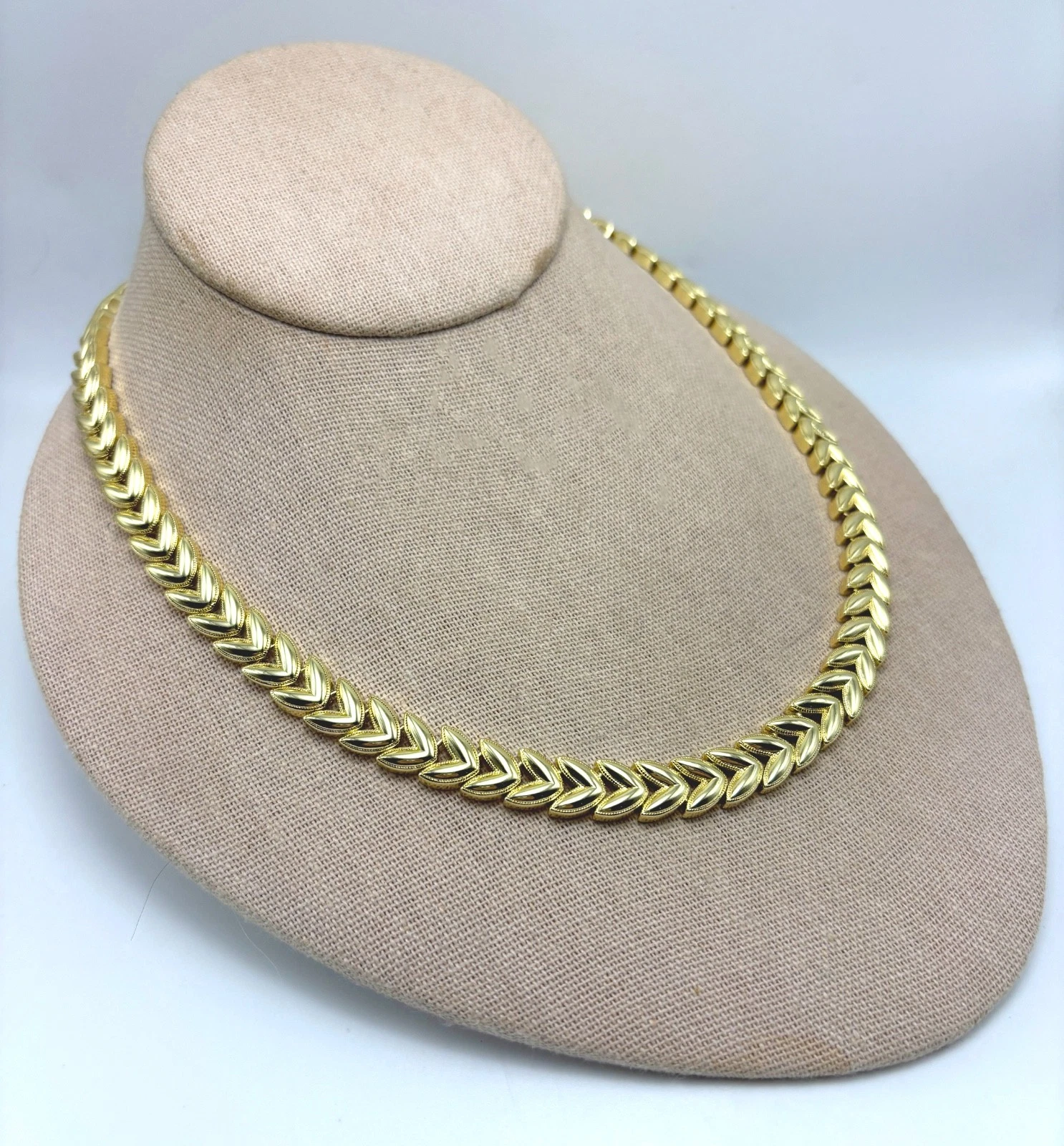 BELLEZZA 18" Goldtone Bronze Cast Link Line Necklace - Leaf - NWT - product detail image 7